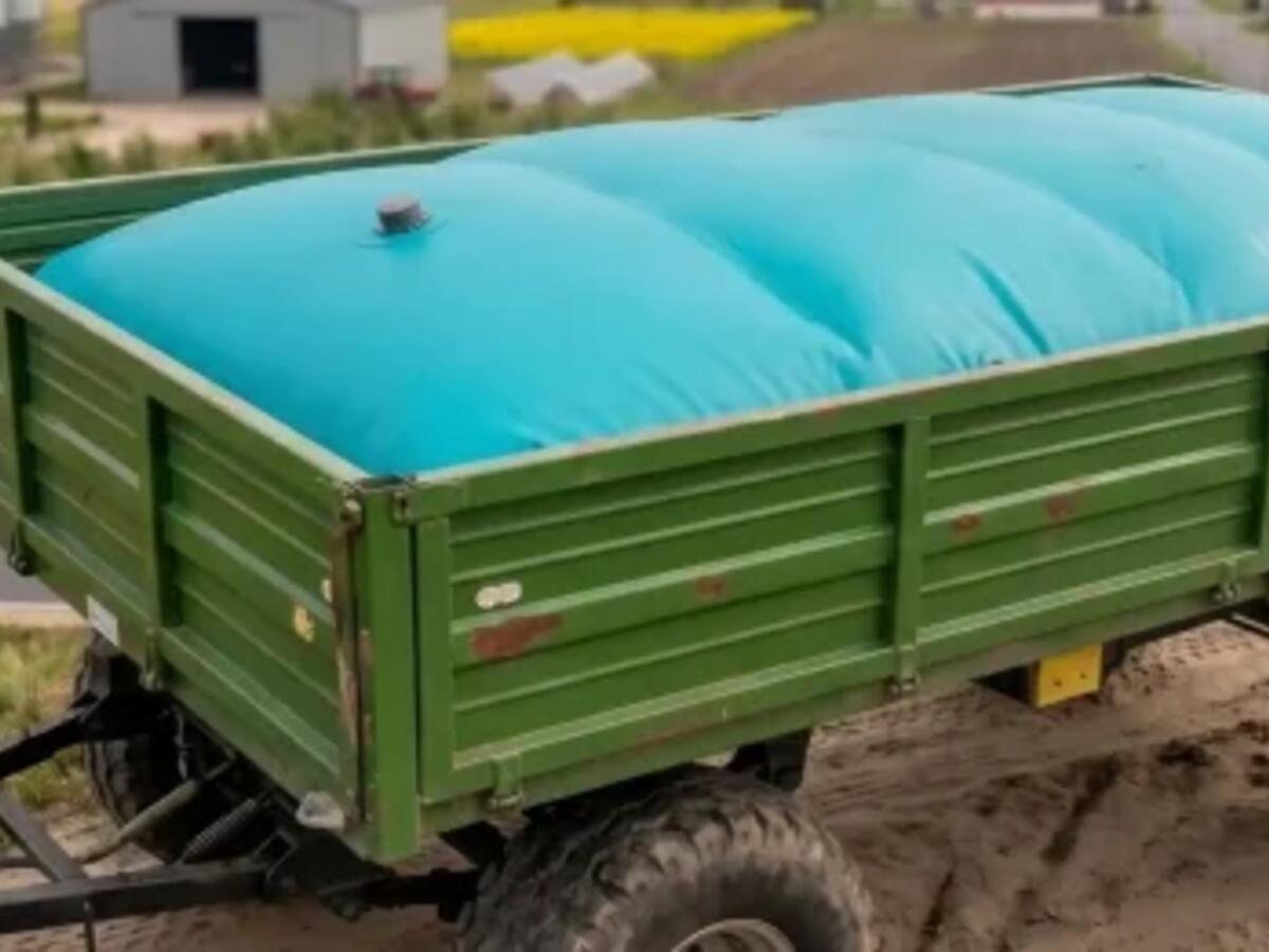 Mobile water tank