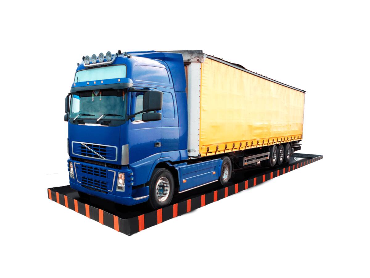 Drive-in spill tray for a lorry