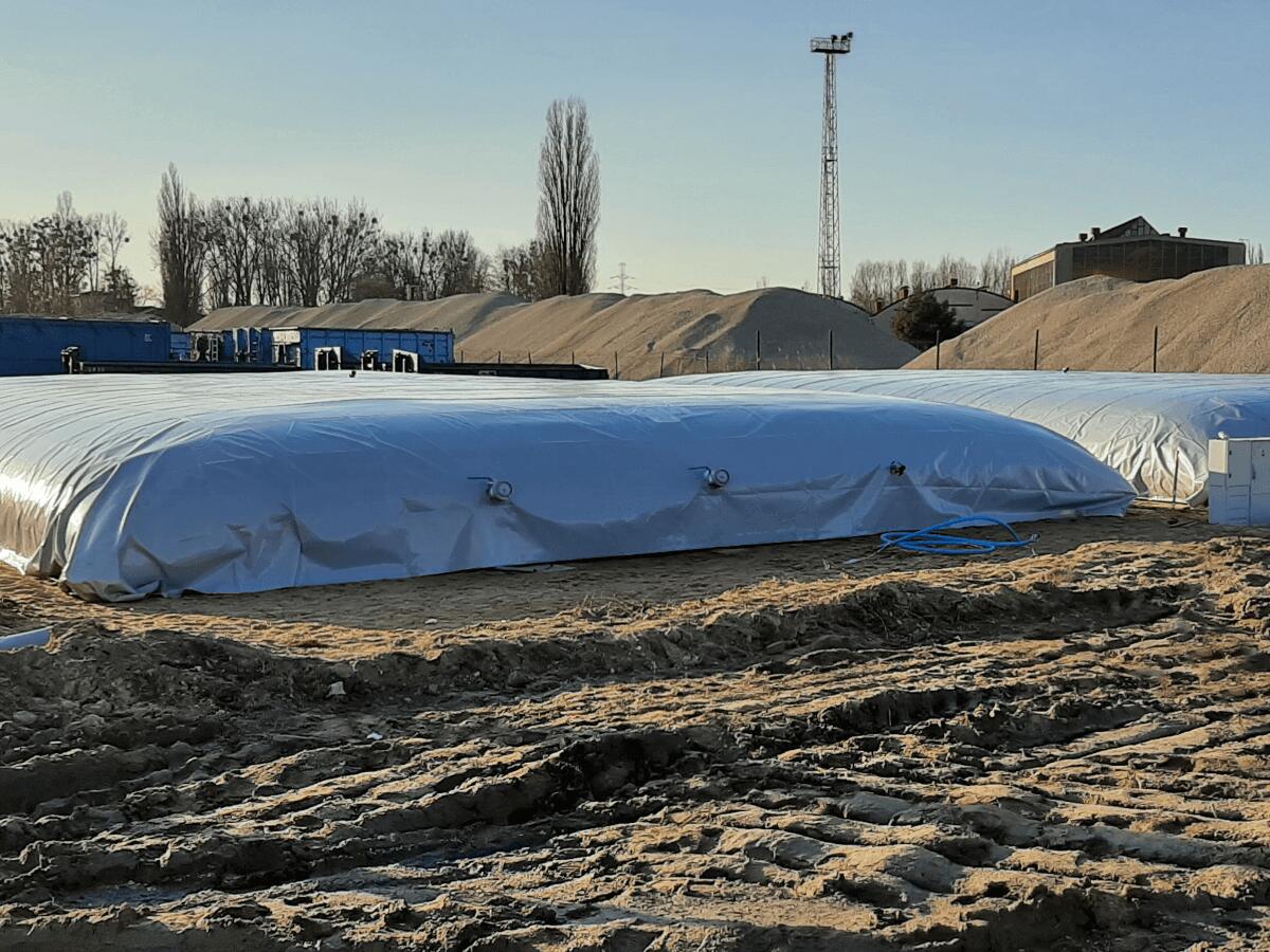Fire water tank with cover